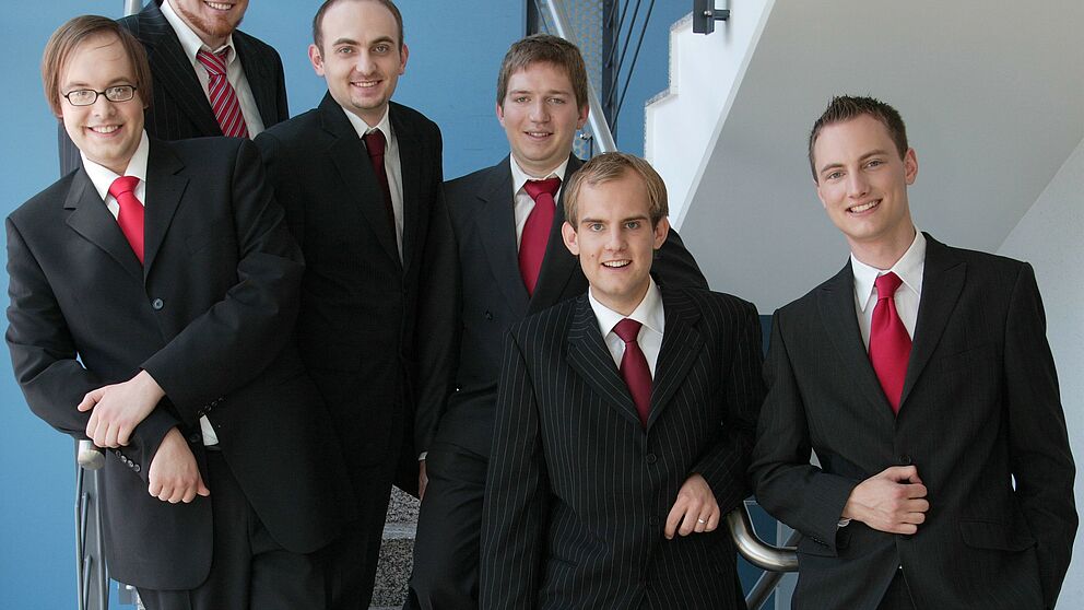 Foto (Cornelius Braun): Die Hauptorganisatoren (v. li.) Bastian Sirvend, Christian Rippert, Rudolf Bauer, Florian Heinemann, Tobias Plöger und Alex Wiefel warten zur diesjährigen „LOOK IN!“ mit einem neuen Ausstellerrekord auf.